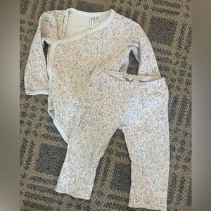 JANIE AND JACK 2pc set Floral Baby Onesie and Pants Set 12-18mos